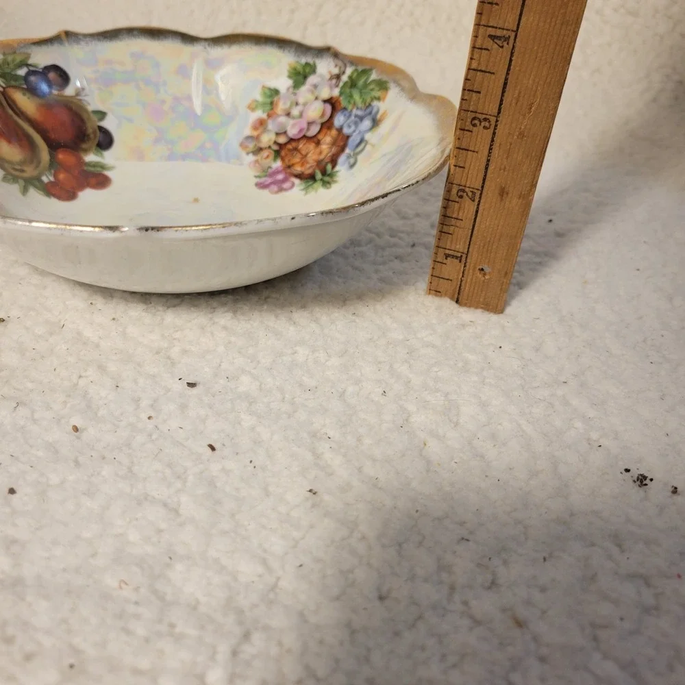 Bowl‎ Opalescent Iridescent Porcelain Fruit grapes bananas pears w Gold rim 8in